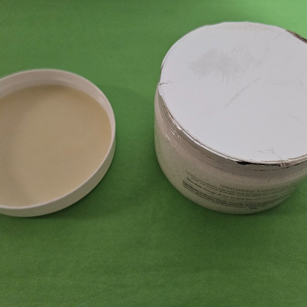 Dermalectives Body Scrub - Picture 4 of 7
